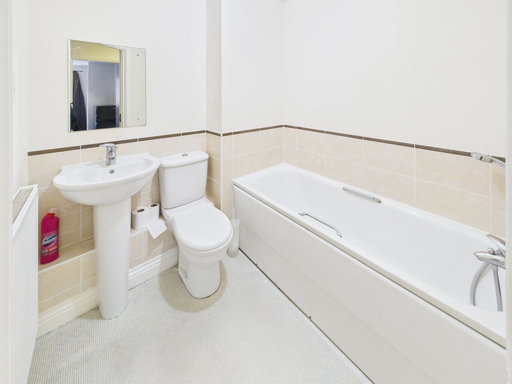 Additional image 8 of 2 bed flat for saleProvidence Hill, Bursledon, Southampton SO31