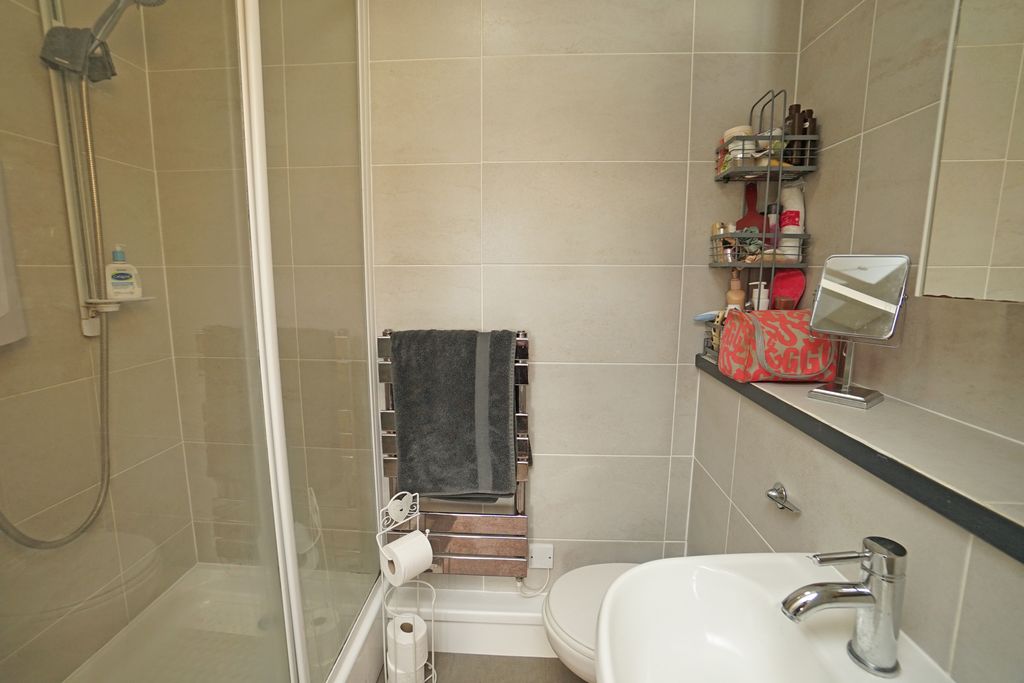 Additional image 21 of 3 bed town house for saleNewlyn Way, Port Solent PO6