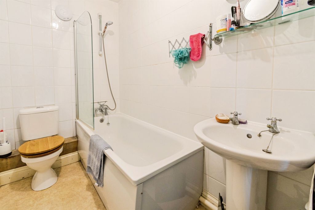 Additional image 8 of 1 bed flat for saleWinchester Road, Southampton SO16