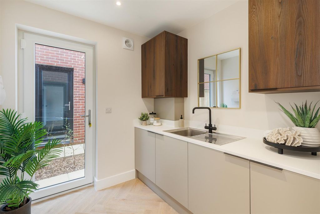 Additional image 7 of 5 bed detached house for saleGatcombe, Isle Of Wight PO30