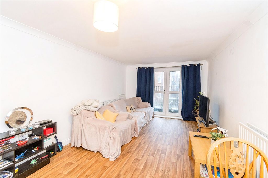 Additional image 2 of 2 bed flat for salePortswood Road, Southampton, Hampshire SO17