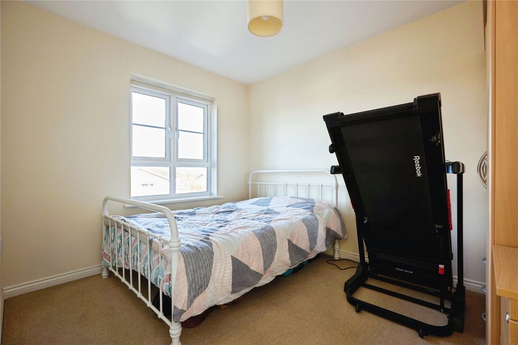 Additional image 5 of 2 bed flat for saleWren Place, Gillingham, Dorset SP8