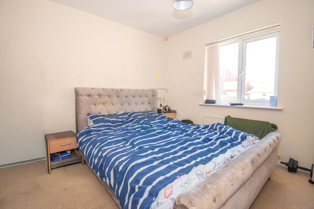 Additional image 5 of 2 bed flat for saleSwinton Close, Hamilton LE5