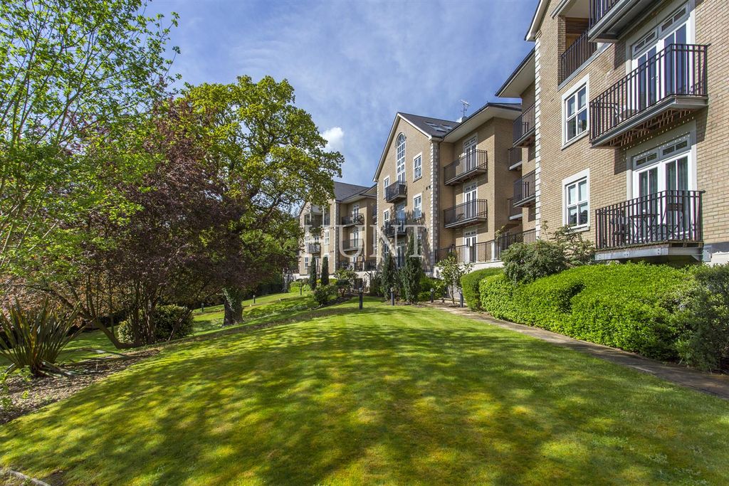 Additional image 24 of 4 bed flat for saleThe Manor, Repton Park, Woodford Green, Essex IG8
