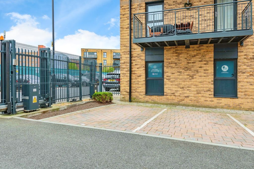 Additional image 14 of 2 bed flat for saleRiverside House, Thomas Blake Avenue, Southampton SO14