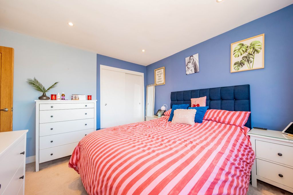 Additional image 13 of 4 bed detached house for saleBramling Avenue, Yateley, Hampshire GU46