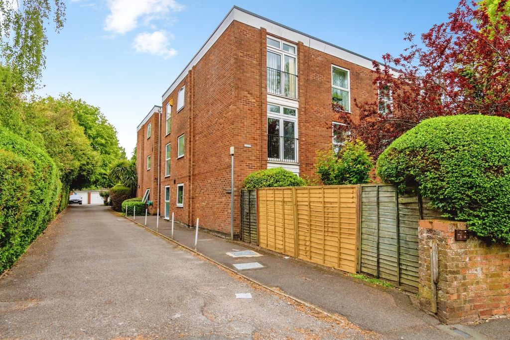 Additional image 20 of 2 bed flat for saleNorthlands Road, Southampton SO15