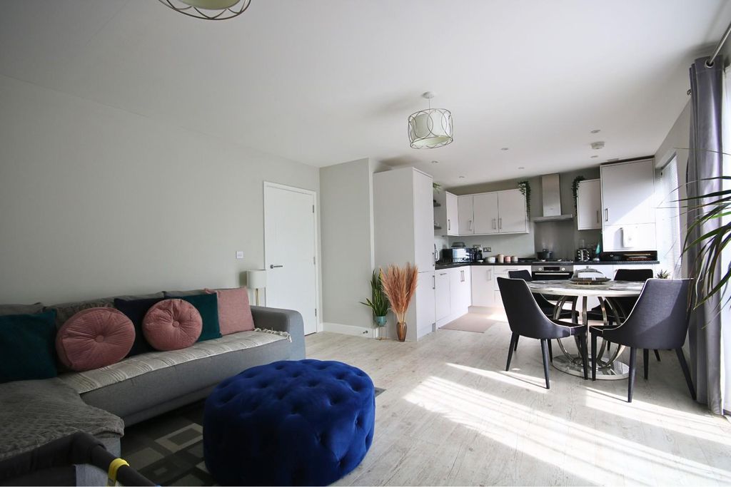 Additional image 3 of 2 bed flat for saleThe Foundry, Ashford TW15