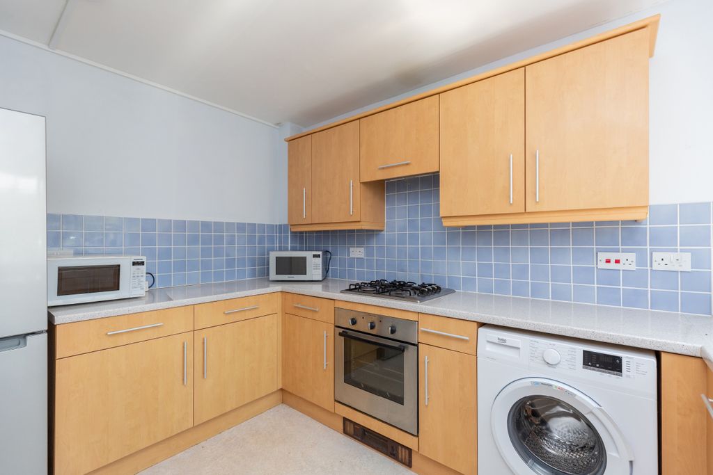 Additional image 2 of 5 bed end terrace house for saleRidgeway Road, Gillingham SP8