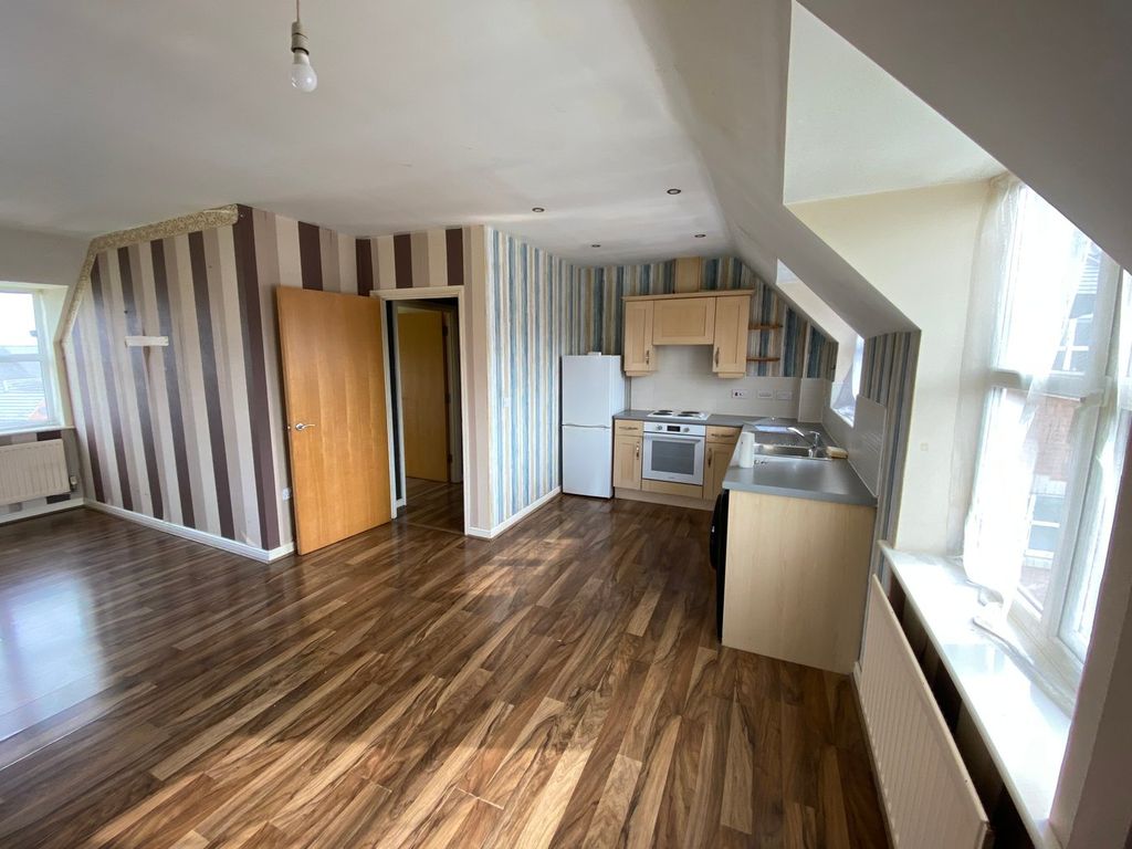 2 bed flat for saleSockburn Close, Hamilton, Leicester LE5 photo 4