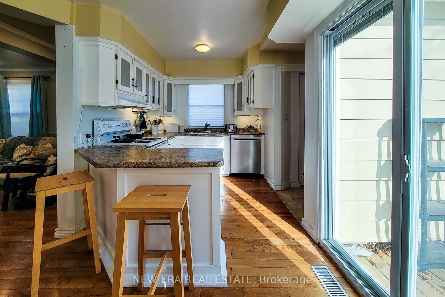 Additional image 12 of 54 Eighth Avenue