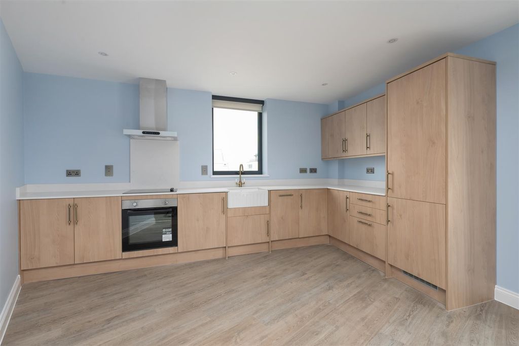 Additional image 6 of 2 bed flat for saleBeach Walk, Whitstable CT5