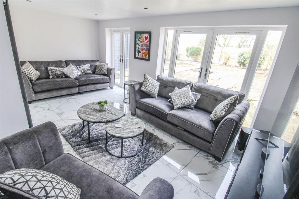 Additional image 2 of 4 bed semi-detached house for saleHowe Crescent, Corby NN17