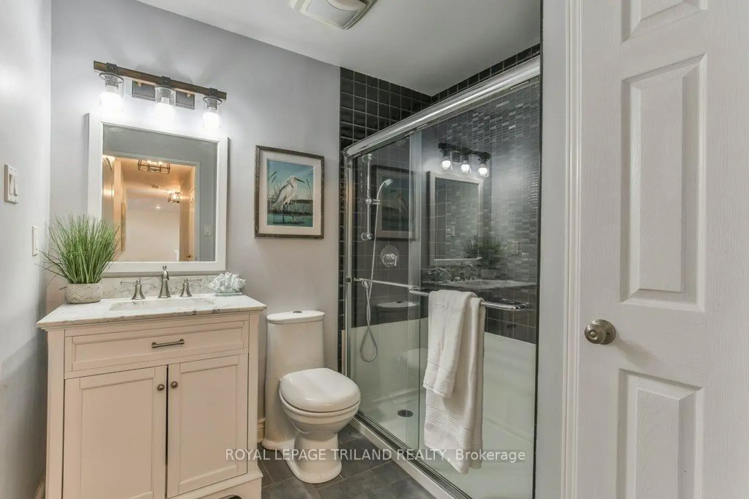 Additional image 18 of 1600 Adelaide Street 1001