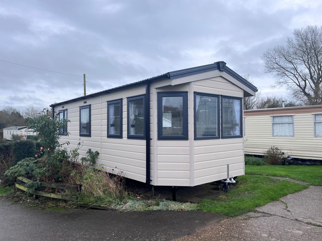 2 bed detached bungalow for saleWillow Lane, Winchelsea Beach, Winchelsea TN36