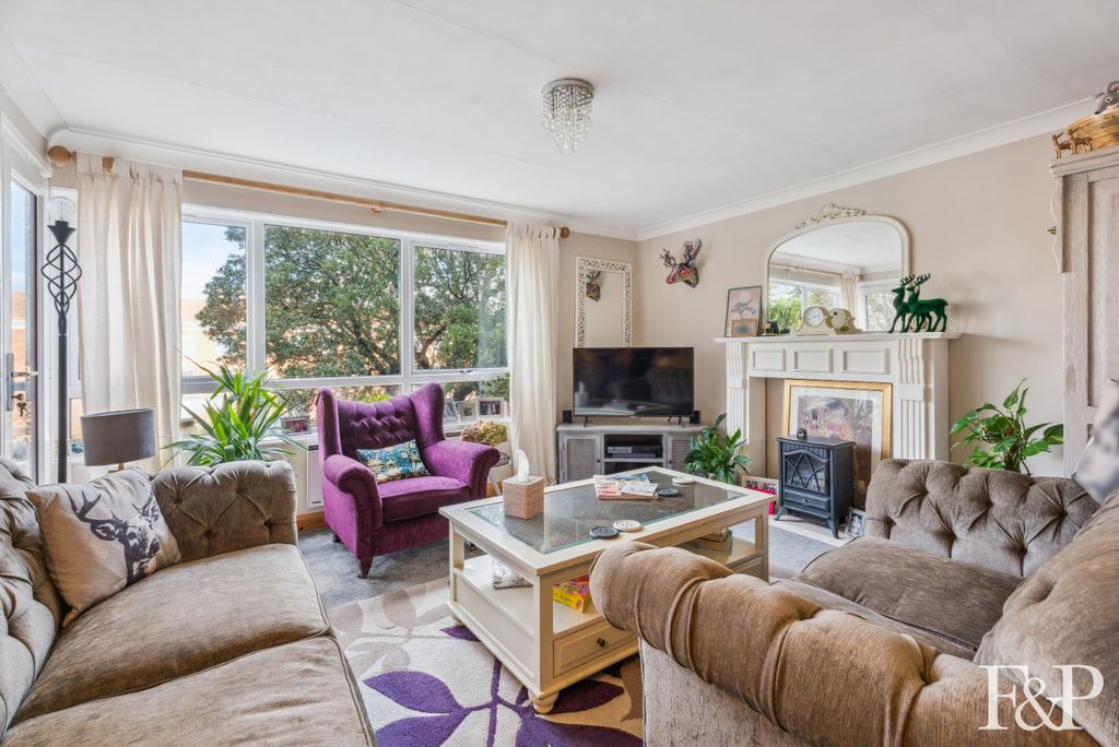 Additional image 4 of 2 bed flat for saleOsborne Road, Windsor SL4