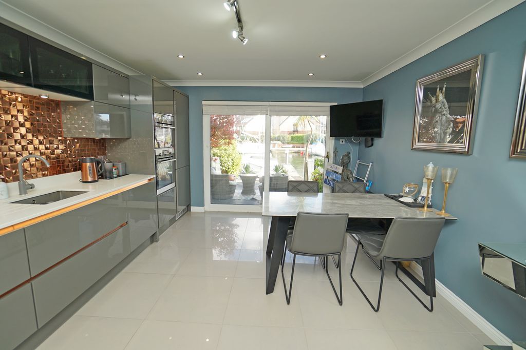 Additional image 9 of 3 bed town house for saleBryher Island, Port Solent PO6