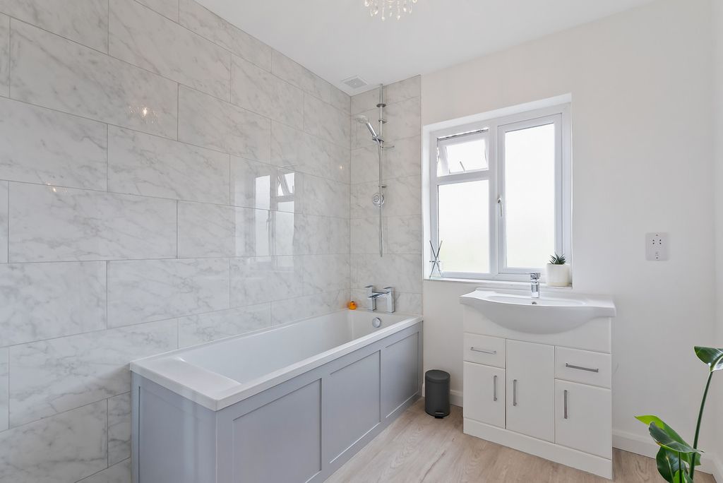 Additional image 18 of 4 bed detached house for saleFontmell Park, Ashford TW15