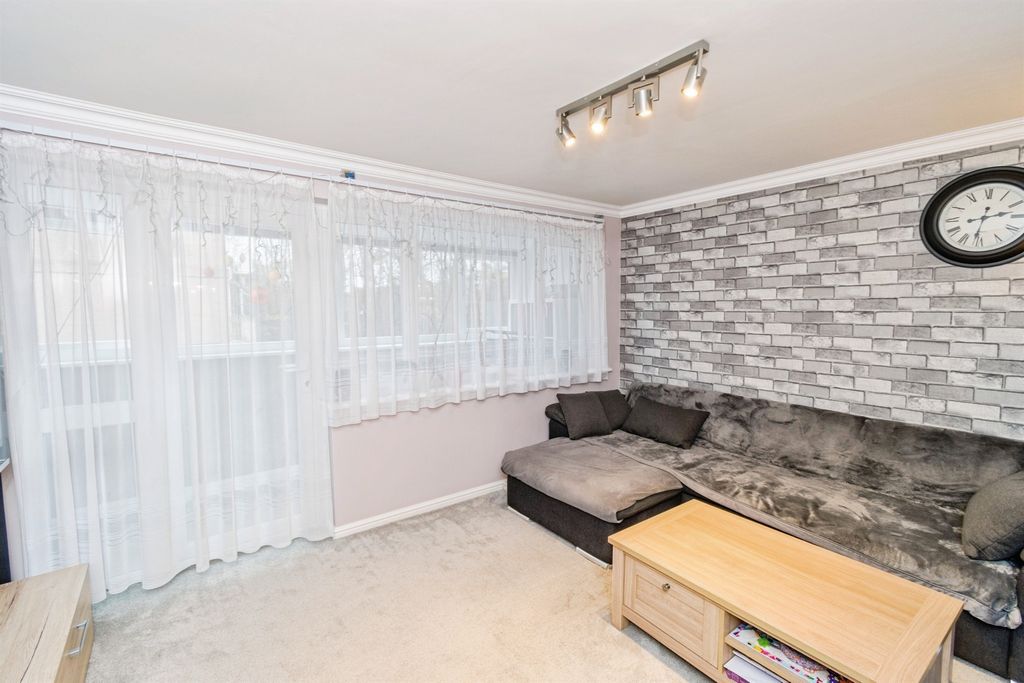 Additional image 4 of 4 bed terraced house for saleBrook Valley, Southampton SO16