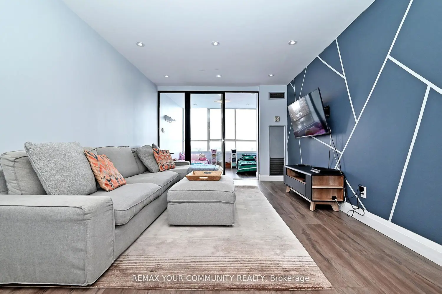 Additional image 5 of 275 Bamburgh Circle 910