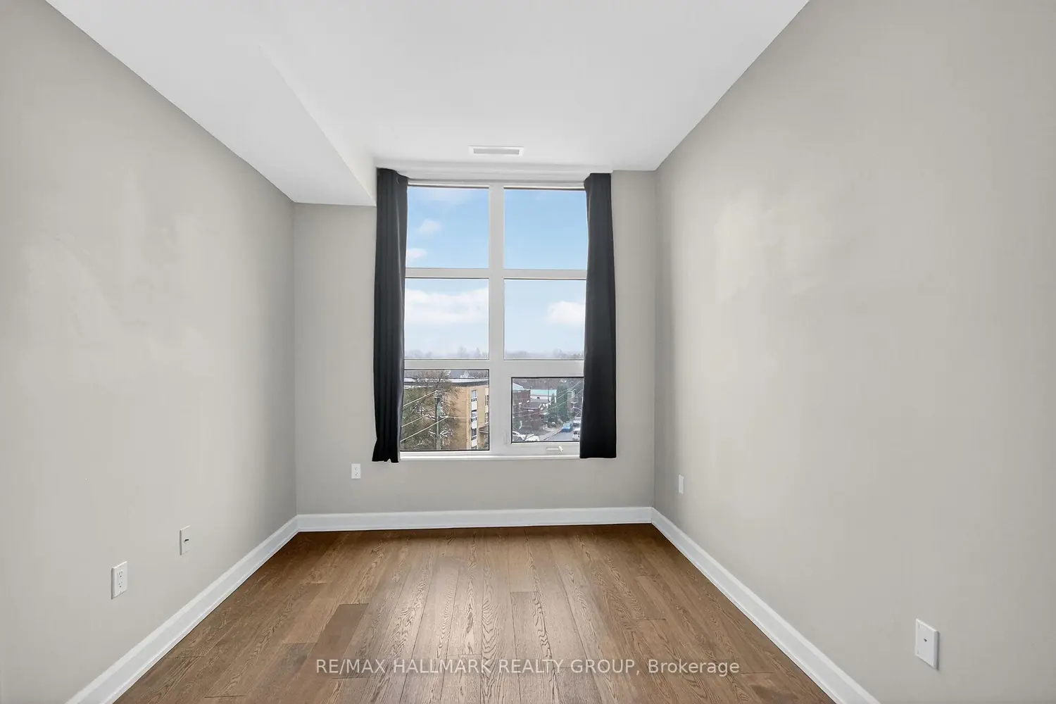 Additional image 15 of 10 Rosemount Avenue 503