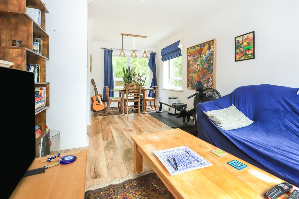 Additional image 6 of 2 bed flat for saleTettenhall Road, Wolverhampton WV6