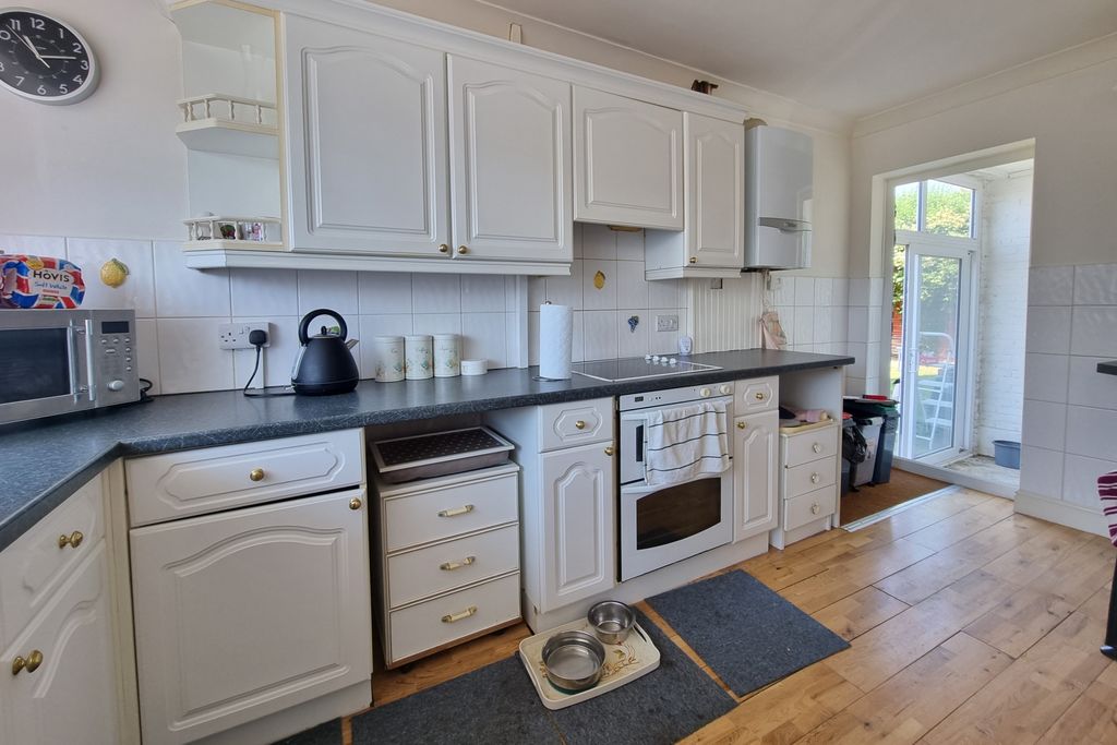 Additional image 3 of 2 bed detached bungalow for saleDrayton, Hampshire PO6