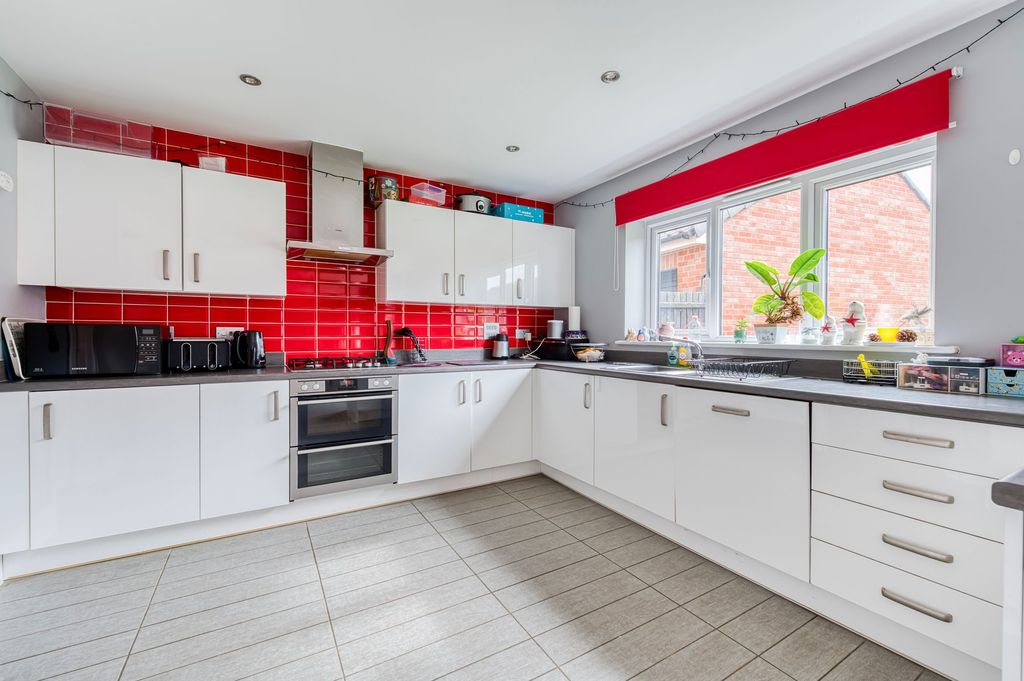 Additional image 2 of 5 bed detached house for saleNorwich Road, Wymondham NR18