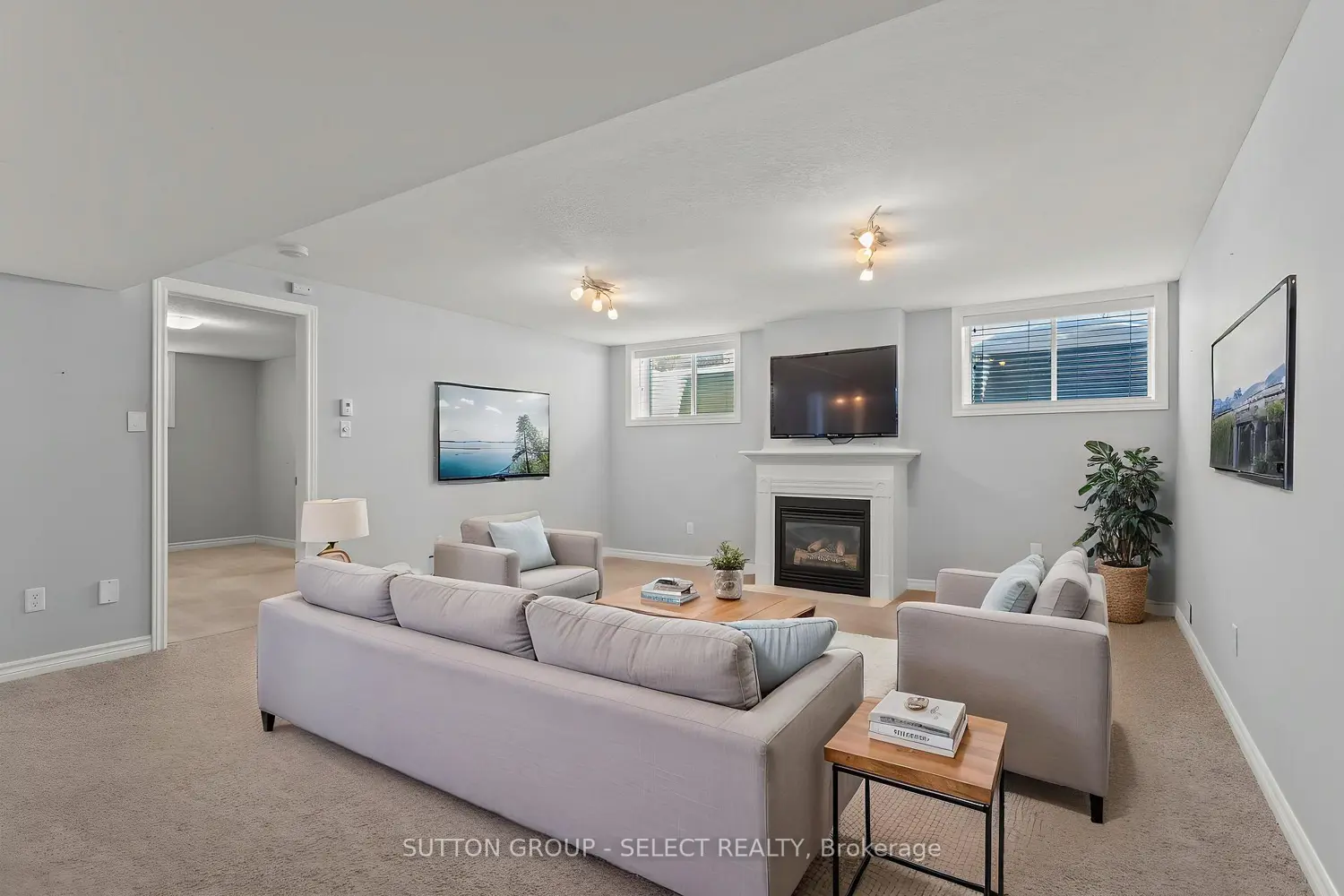 Additional image 12 of 2094 Denview Avenue