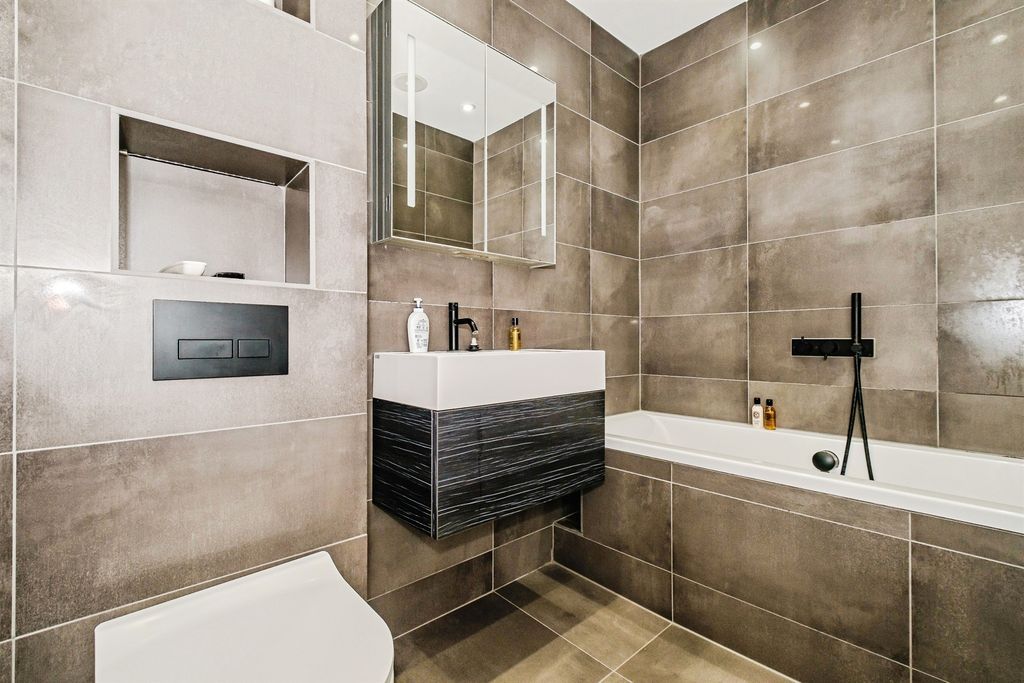Additional image 16 of 2 bed flat for saleMarine Parade, Worthing BN11