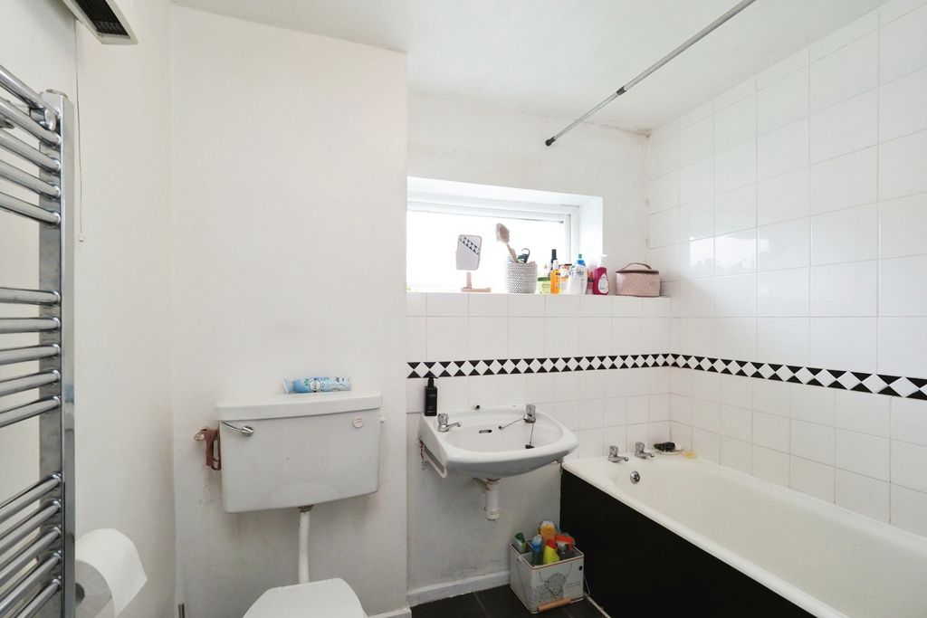 Additional image 13 of 1 bed flat for saleHotoft Road, Leicester, Leicestershire LE5