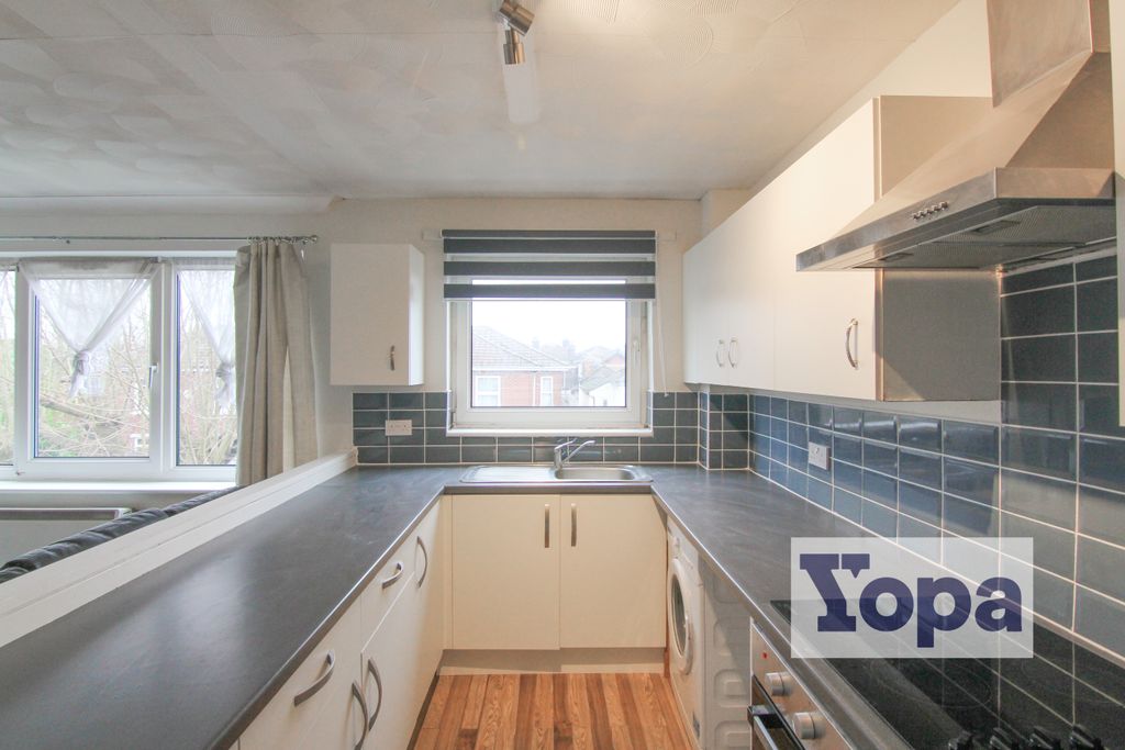 Additional image 4 of 2 bed flat for saleWaterloo Road, Southampton SO15