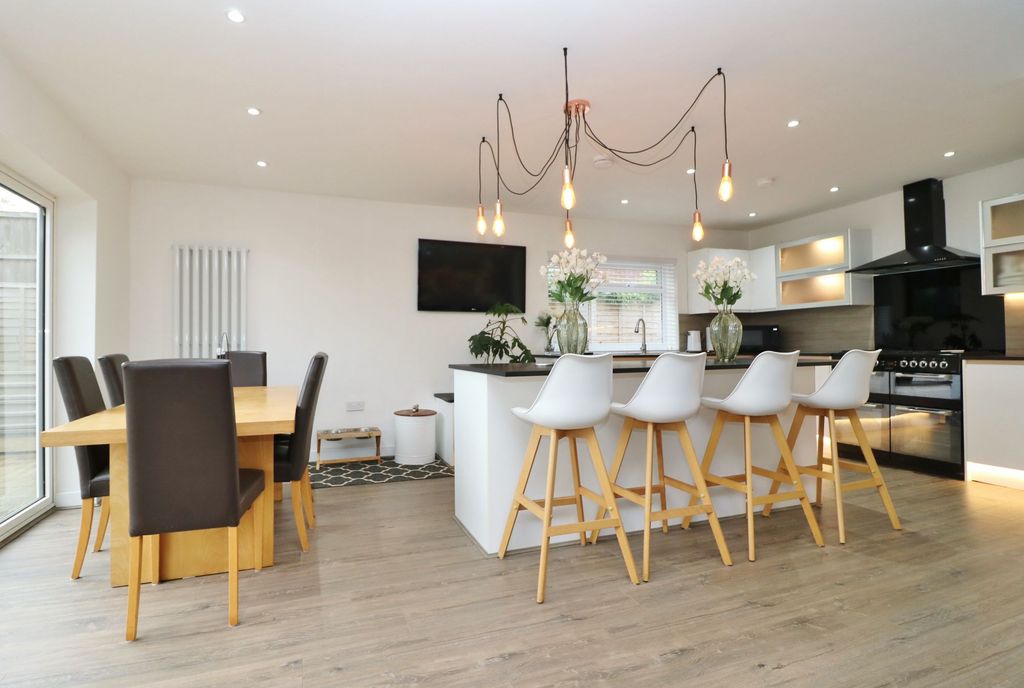 Additional image 2 of 5 bed detached house for saleNetley Firs Road, Hedge End SO30