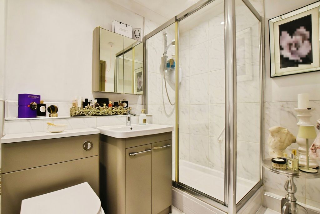 Additional image 9 of 2 bed flat for saleWoodacres Court, Wilmslow, Cheshire SK9