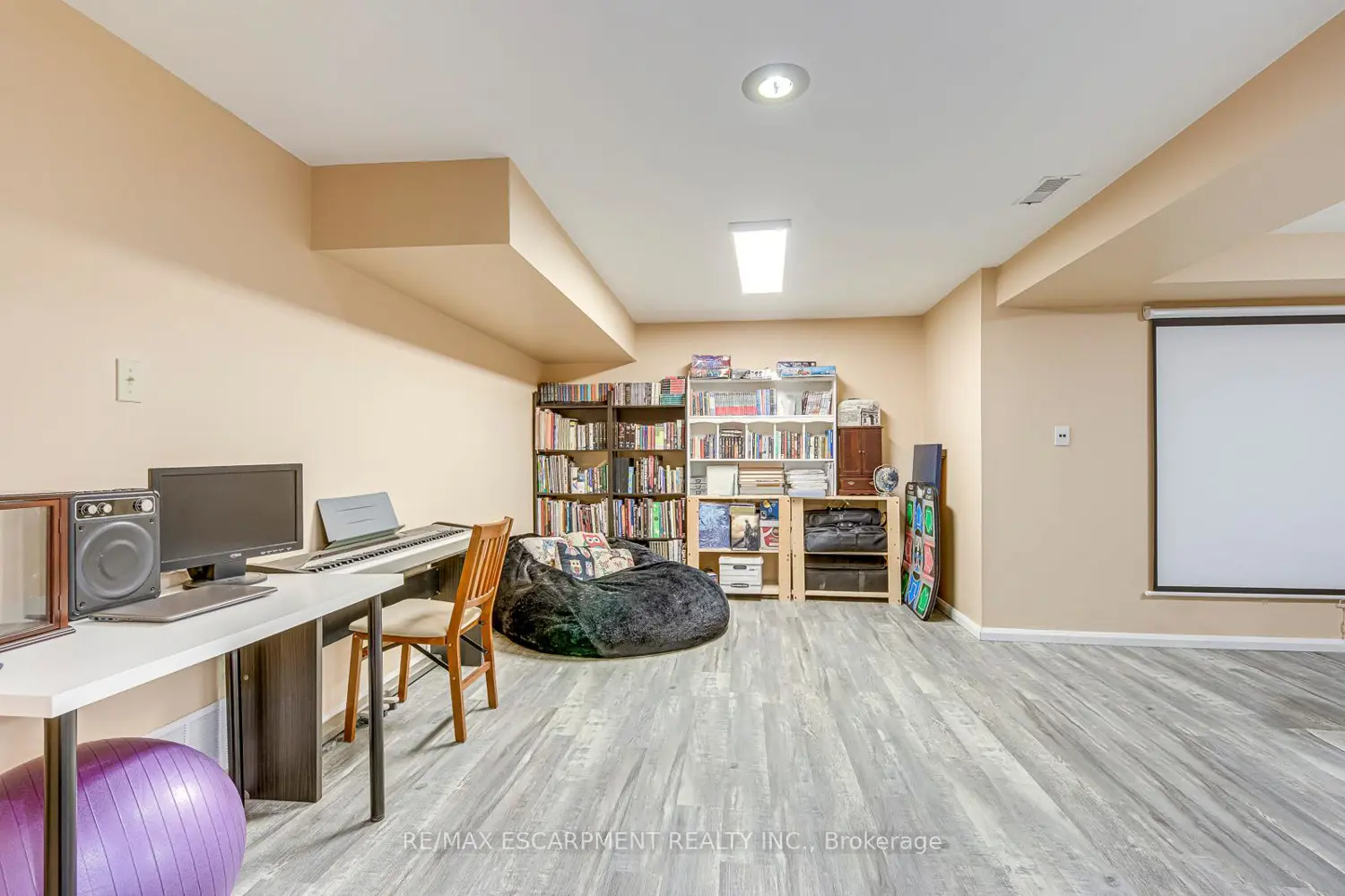 Additional image 11 of 2223 Vista Drive