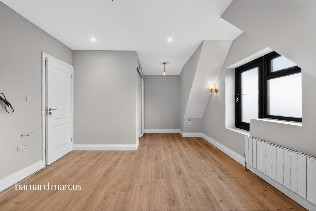 Additional image 10 of 5 bed detached house for saleFeltham Hill Road, Ashford TW15