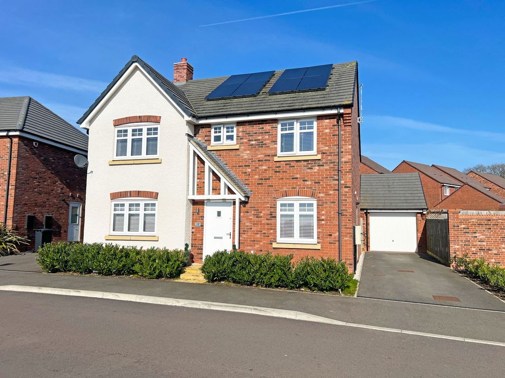 4 bed detached house for saleUpper Oaks Drive, Great Glen, Leicestershire LE8
