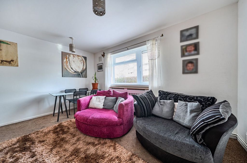 1 bed flat for saleLockerley Crescent, Southampton SO16 photo 5