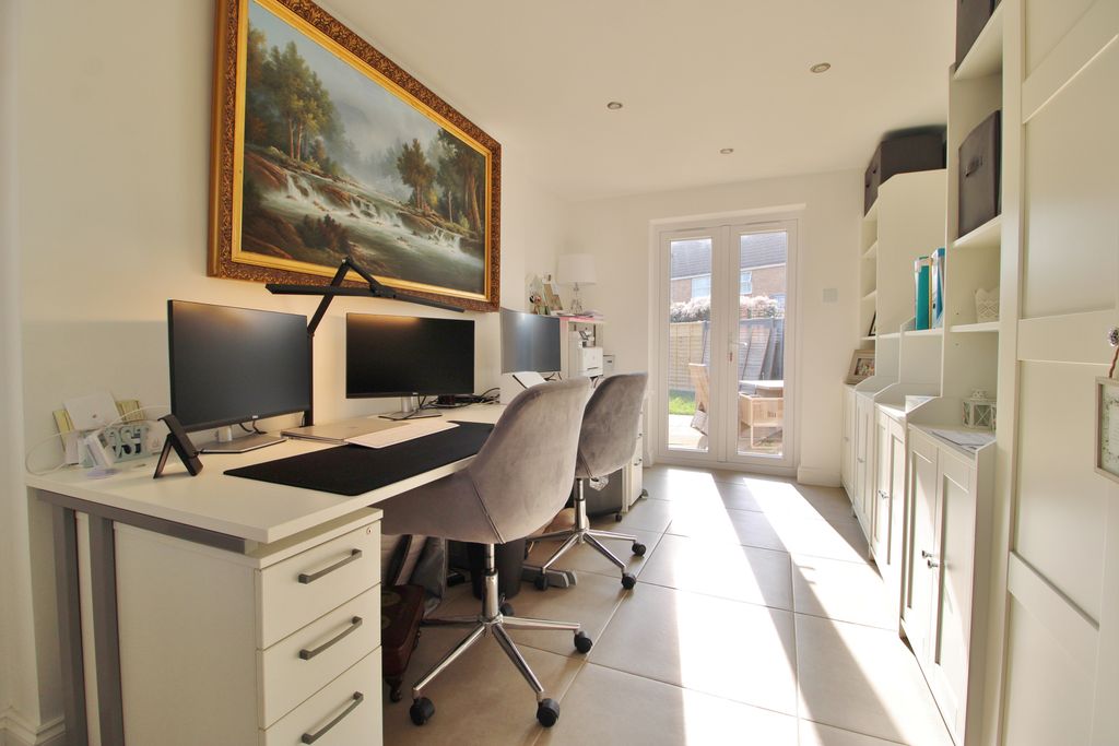 Additional image 9 of 3 bed detached house for saleLapwing Road, Southsea PO4