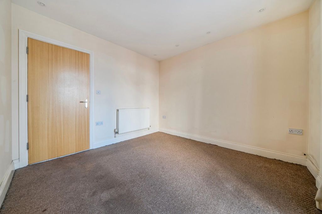 Additional image 14 of 2 bed flat for saleLondon Road, Portsmouth PO2