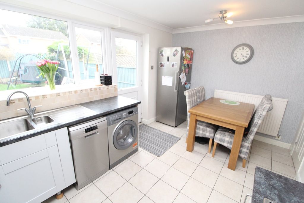 Additional image 6 of 3 bed semi-detached house for salePhipps Close, Whetstone, Leicester LE8