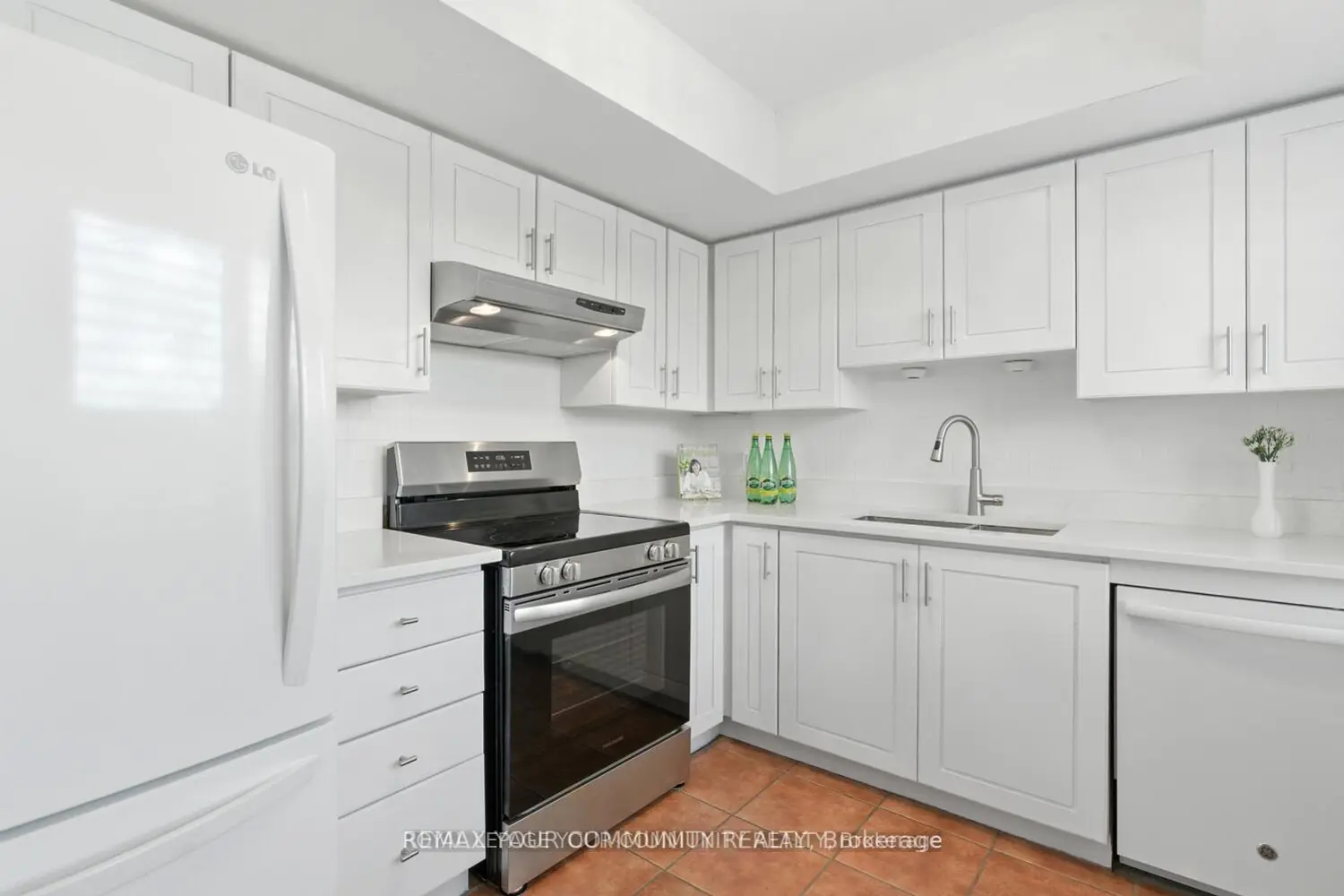 Additional image 6 of 14924 Yonge Street 305