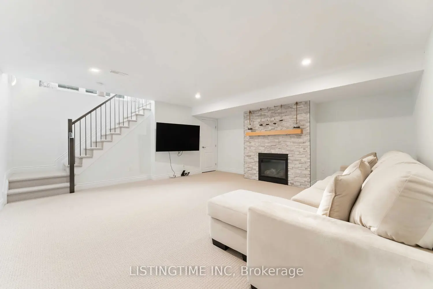 704 Brian Good Avenue photo 5