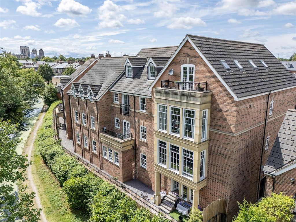 Additional image 11 of 2 bed flat for saleDennison Street, York YO31