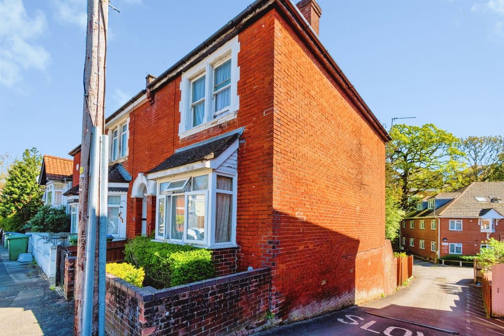 Additional image 19 of 2 bed end terrace house for saleWoodside Road, Southampton SO17