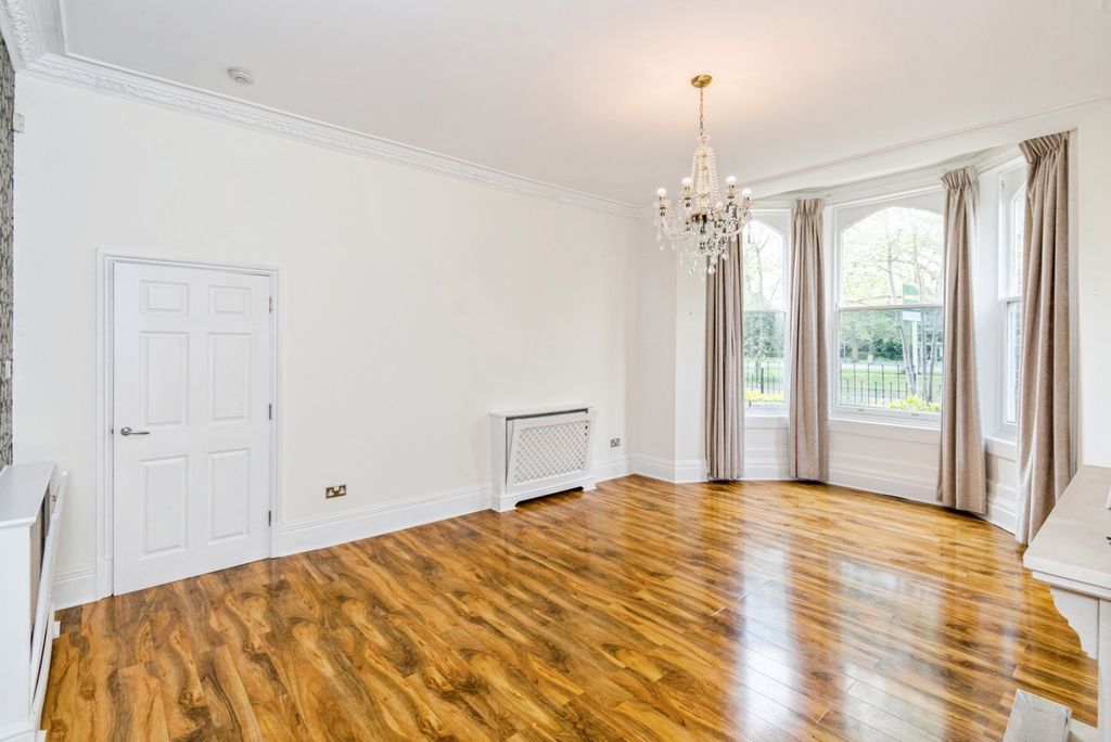Additional image 2 of 2 bed flat for saleThe Avenue, Southampton, Hampshire SO17