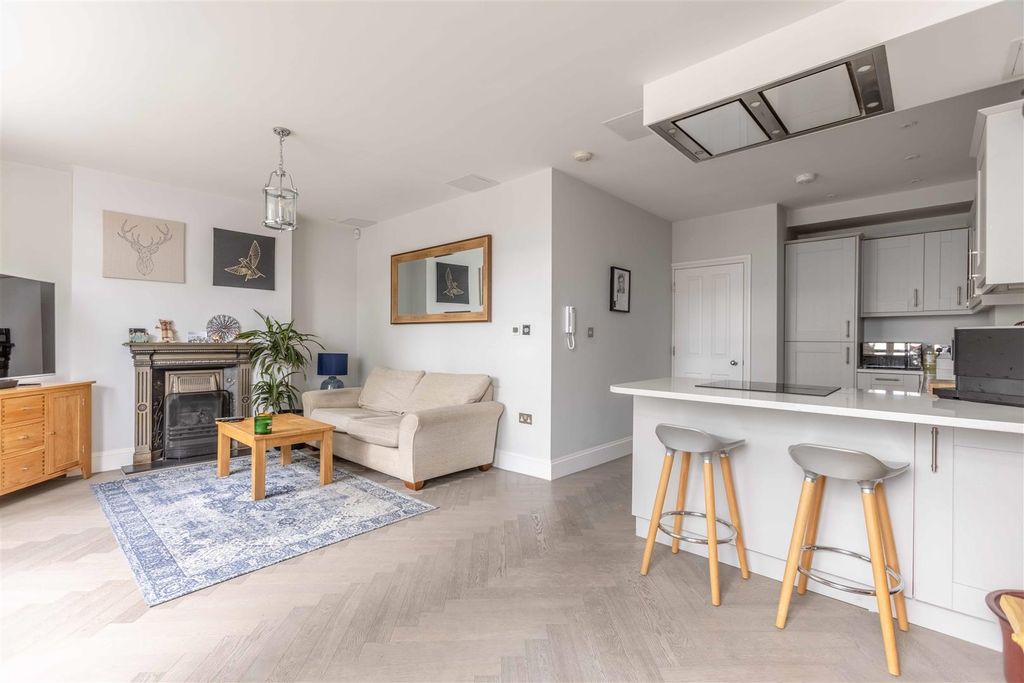 Additional image 2 of 2 bed maisonette for saleSt. Leonards Road, Windsor SL4