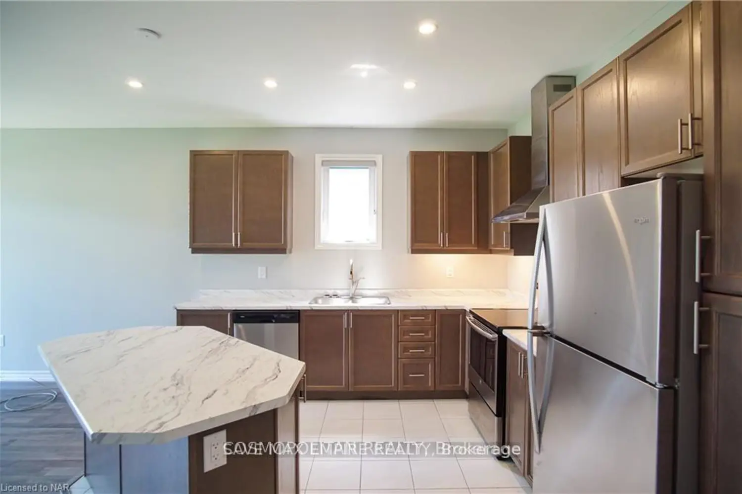Additional image 8 of 1202 Green Acres Drive