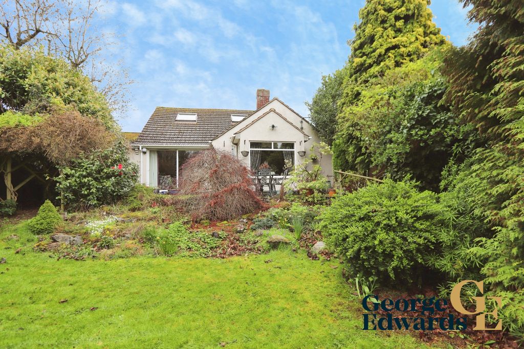 2 bed detached bungalow for saleSt. Catherines Avenue, Market Bosworth, . CV13