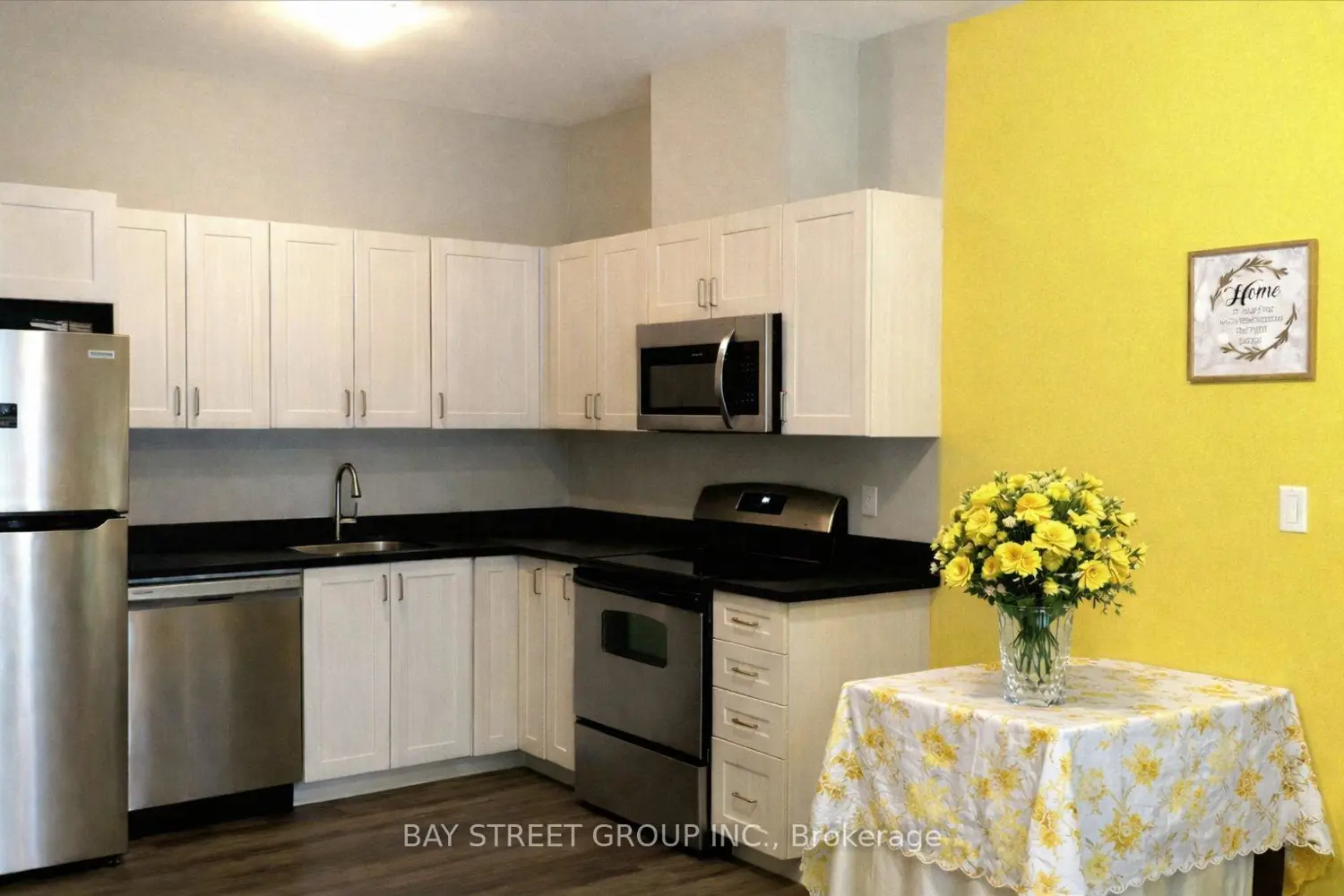 Additional image 6 of 501 Frontenac Street 213